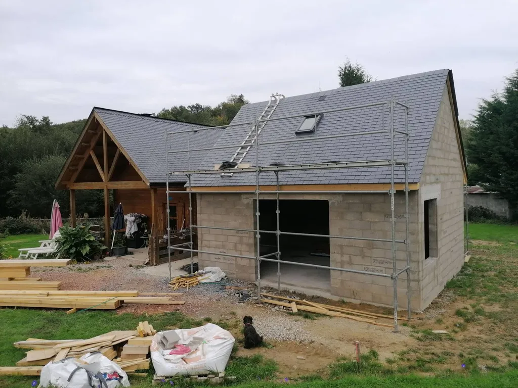 Extension d'un chalet en bois avec une structure en agglo charpente traditionnelle proche de Pont Audemer 27