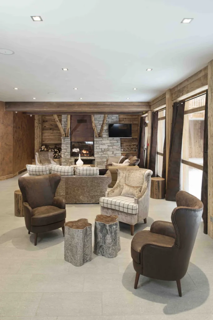 accueil avec cheminée