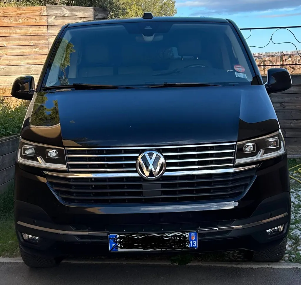 Transfert aéroport depuis Aéroport Marignane vers Bandol en véhicule premium avec service VIP