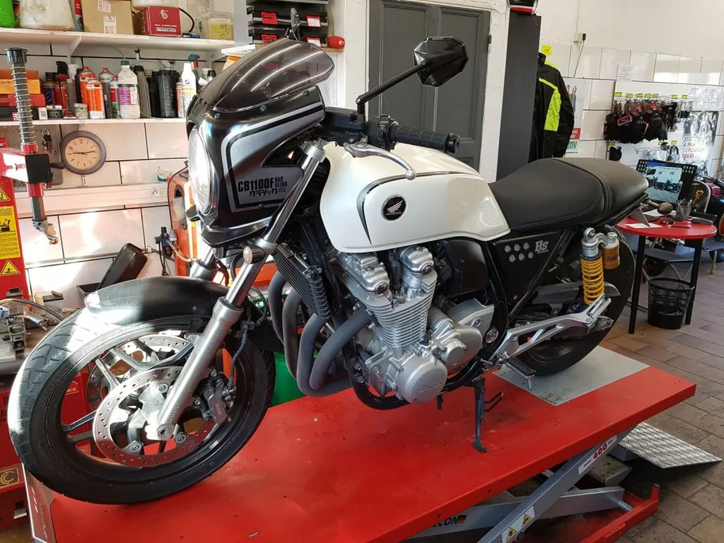 HONDA BADSEEDS CAFÉ RACER