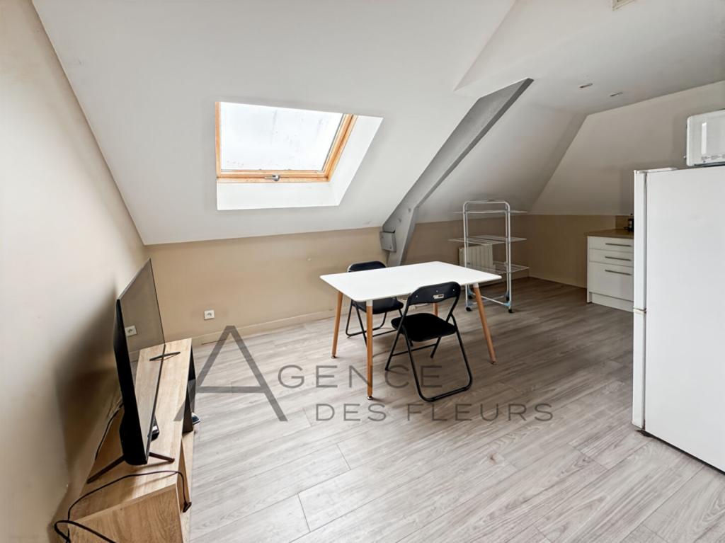 À vendre immeuble de rapport de 355m² situé à ELBEUF (76500)