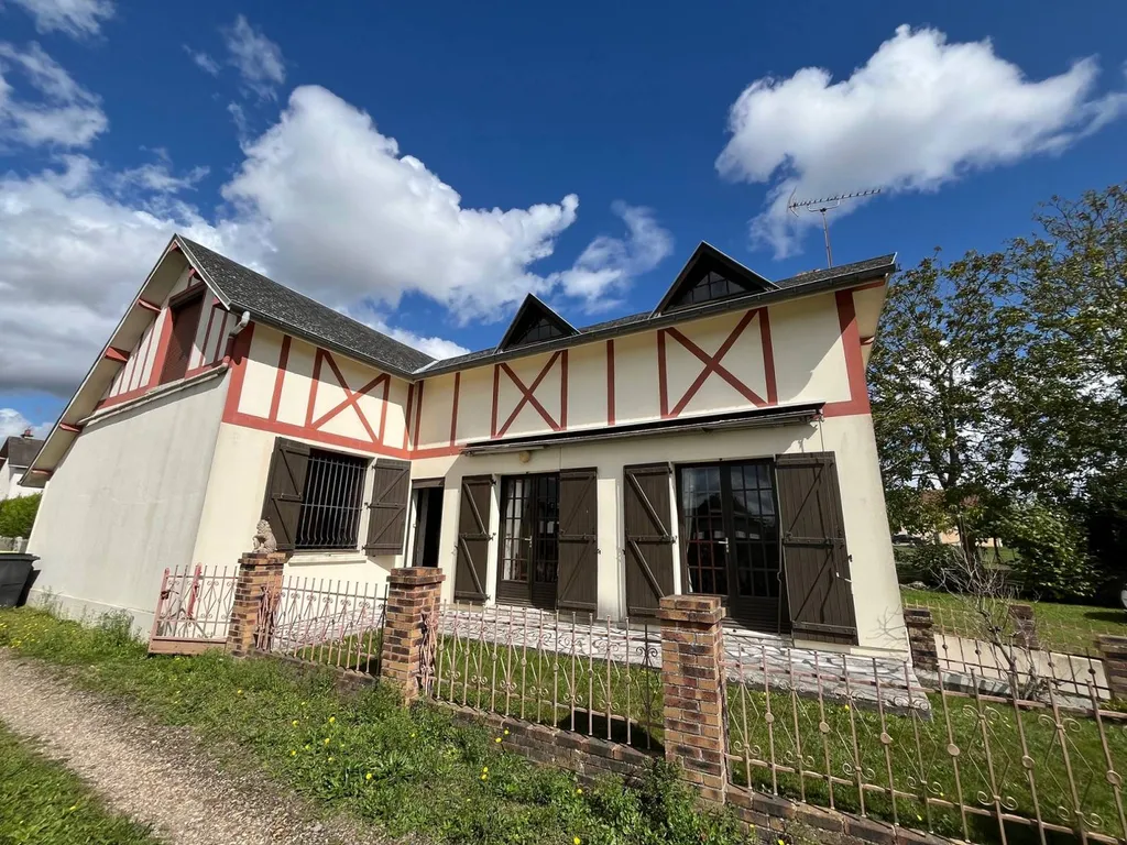 Exclusivité à vendre ! Maison de caractère viable de plain pied avec 4 chambres à Saint-Pierre-de-Varengeville- Secteur recherché !