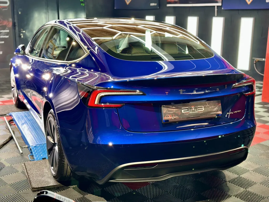 Detailing auto lyon traitement céramique à côté de lyon spécialiste Tesla