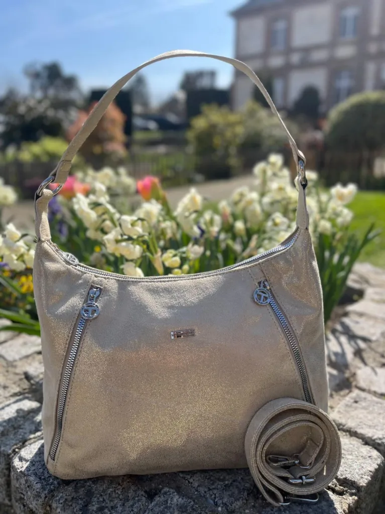 Sac Les Tropeziennes beige scintillant disponible chez Evasion Eu