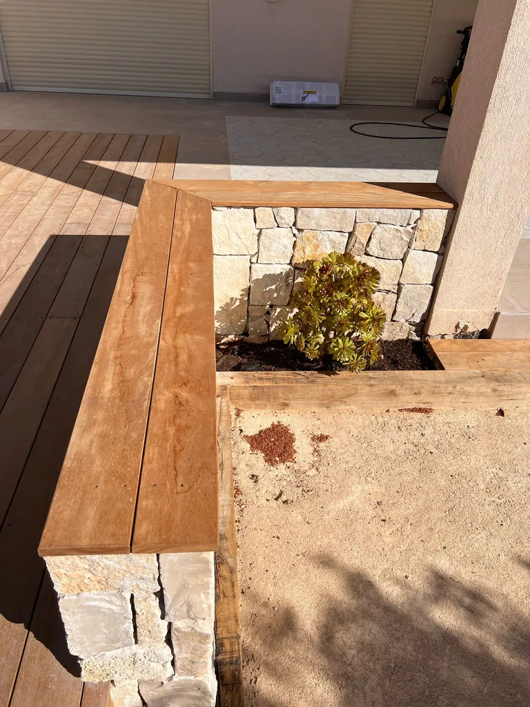 Création d’un terrain de boules, terrasse bois et aménagement paysager à La Ciotat