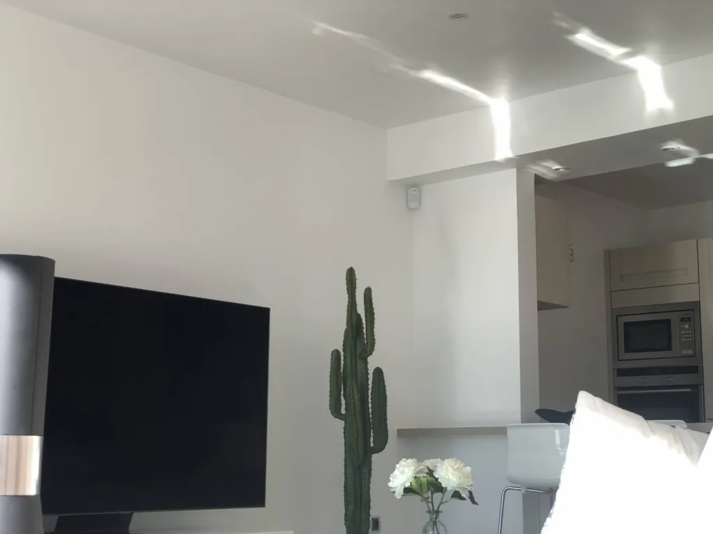 Camera de surveillance dans un appartement à Sanary