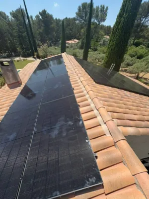 Installation de 25 panneaux solaires Dualsun 500W à Fuveau dans les Bouches du Rhône 