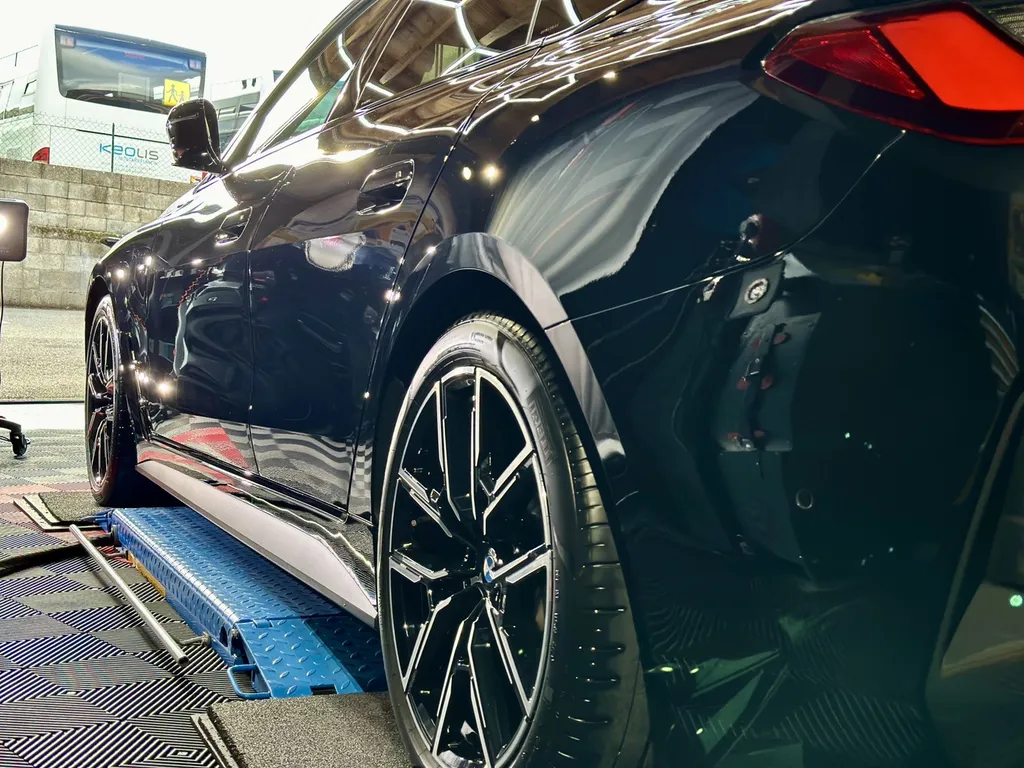 spécialiste du Traitement céramique sur lyon et sa région . spécialisé dans la protection carrosserie BMW 