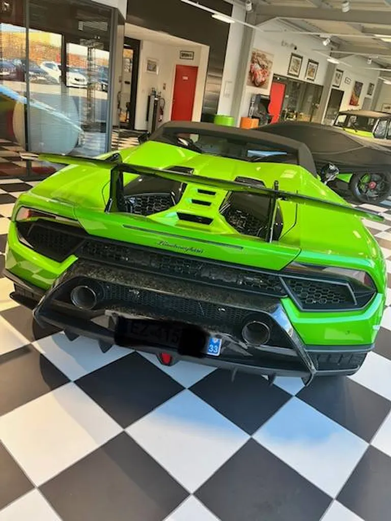Lamborghini Huracan cabriolet Verde proche du Havre