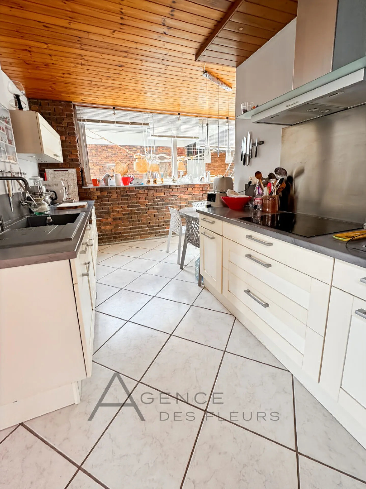 A vendre maison d'architecte de 198 m² habitables édifié sur un terrain de 6100 m² située à FRENEUSE 76410