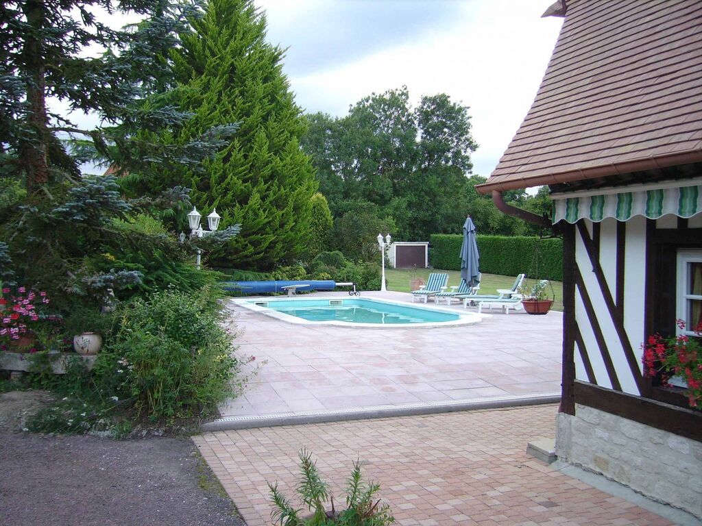 Piscine avec terasse