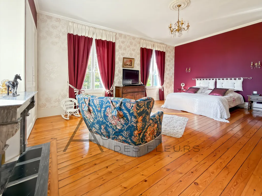 À vendre, propriété d'exception de 265 m² sur un terrain de 5200 m² située à LA SAUSSAYE 27370