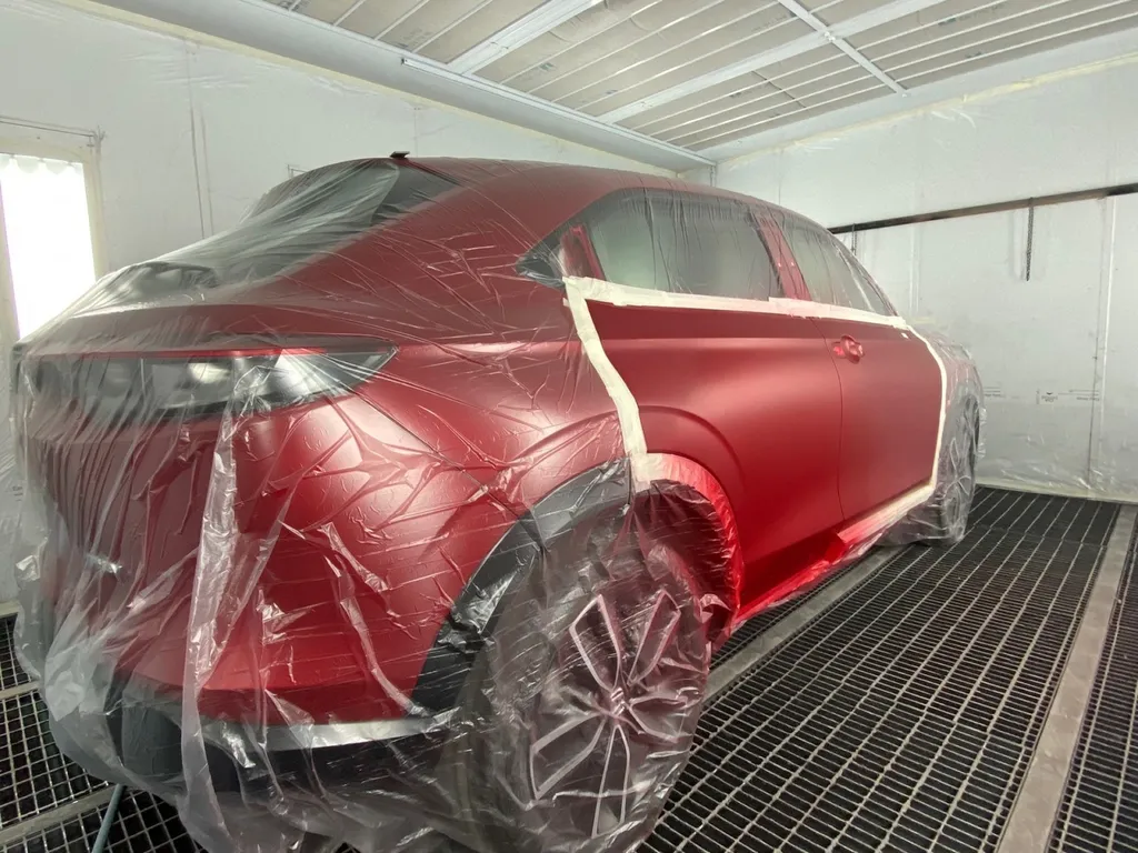 Choc latéral droit sur cet Honda HRV e-HEV réparé dans notre atelier Platinum Carrosserie à Carnoux 