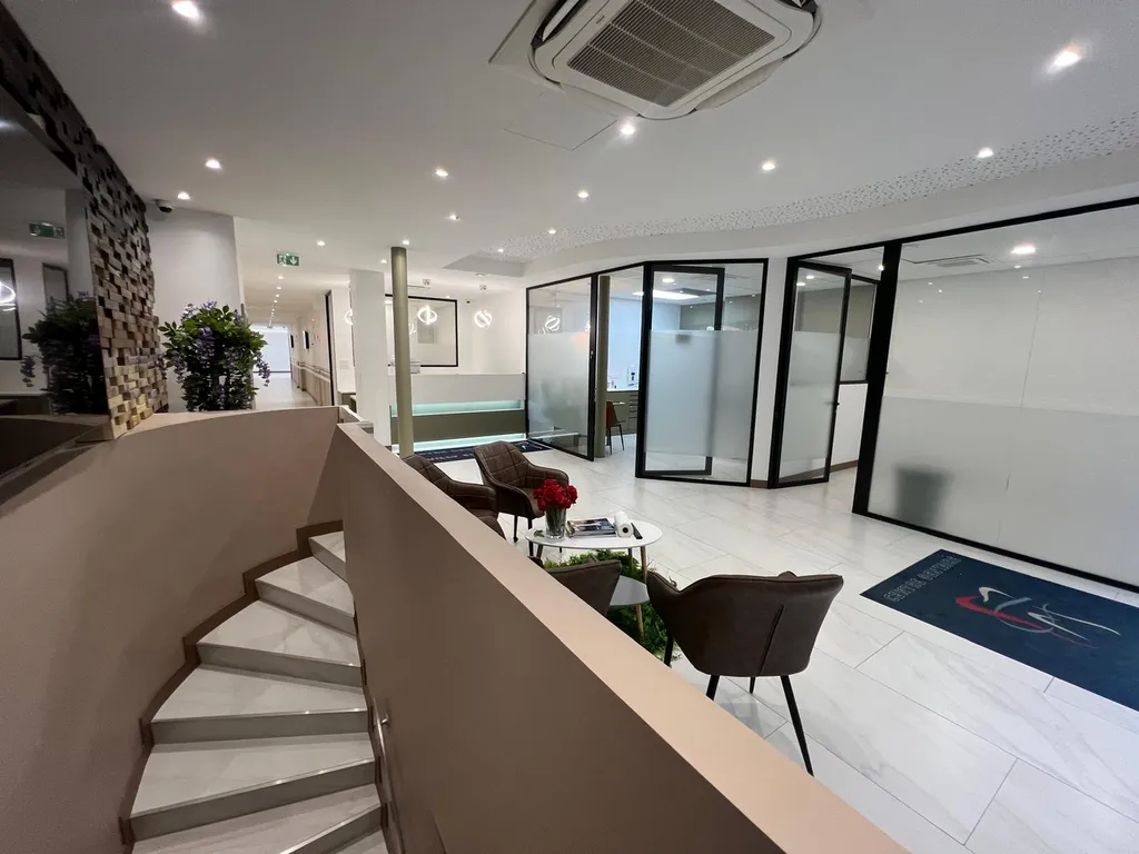 Vente - Boutique 400 m², Neuilly, Avenue du Roule 92200 NEUILLY-SUR-SEINE
