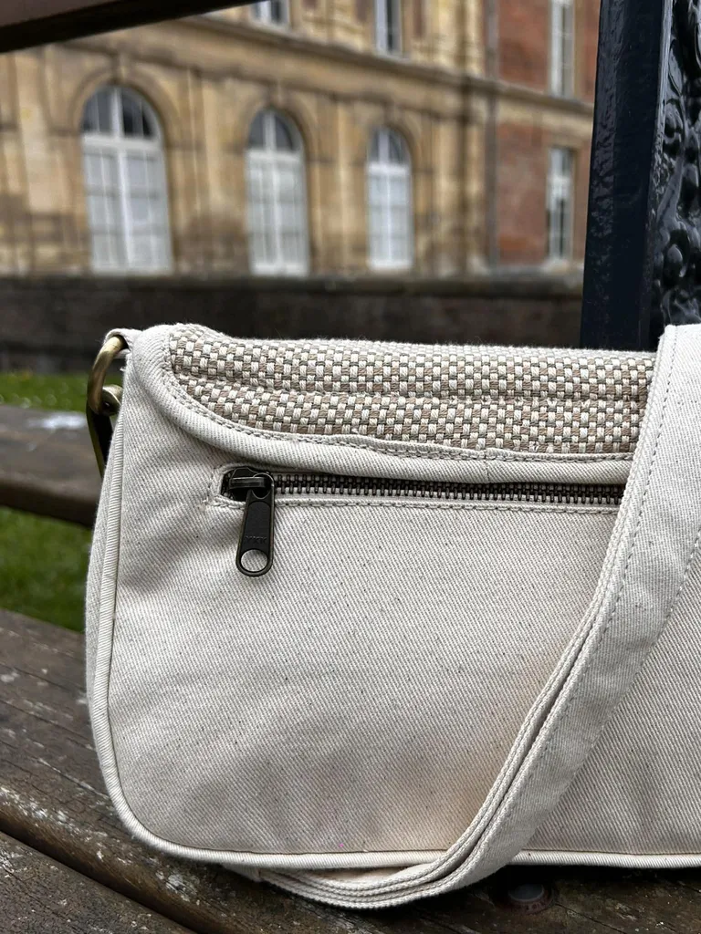 Sac bandoulière Hindbag Margault Tressage écru chez Evasion à Eu