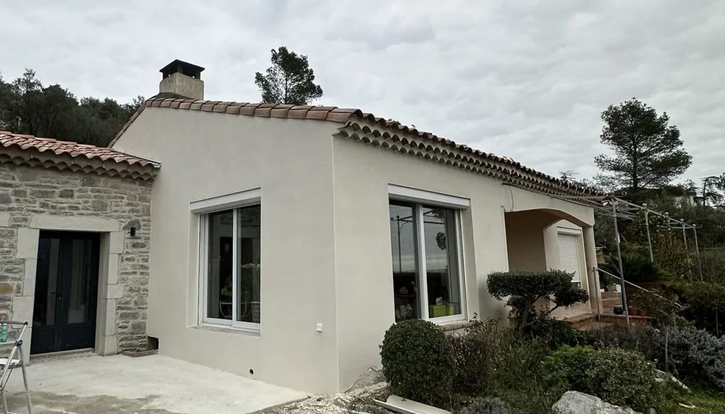 Ravalement de façade proche de Montpellier, Hérault 34: ne choisissez plus entre qualité, prix et conseil avec STONEO