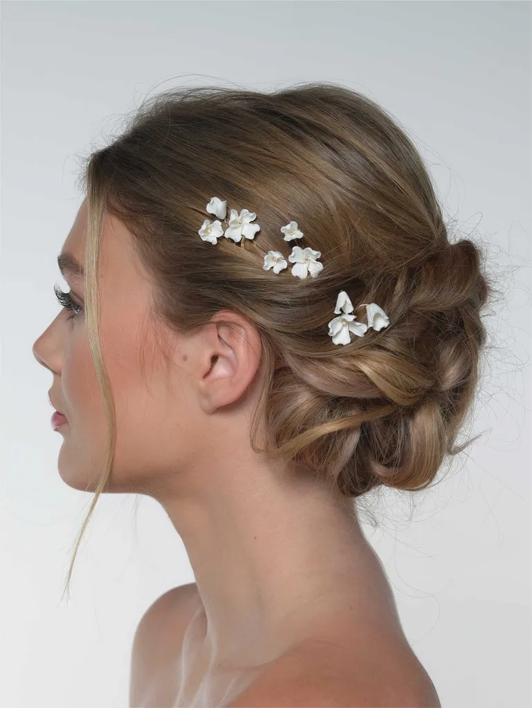 Bijoux de cheveux avec fleurs blanches pour un mariage à marseille 
