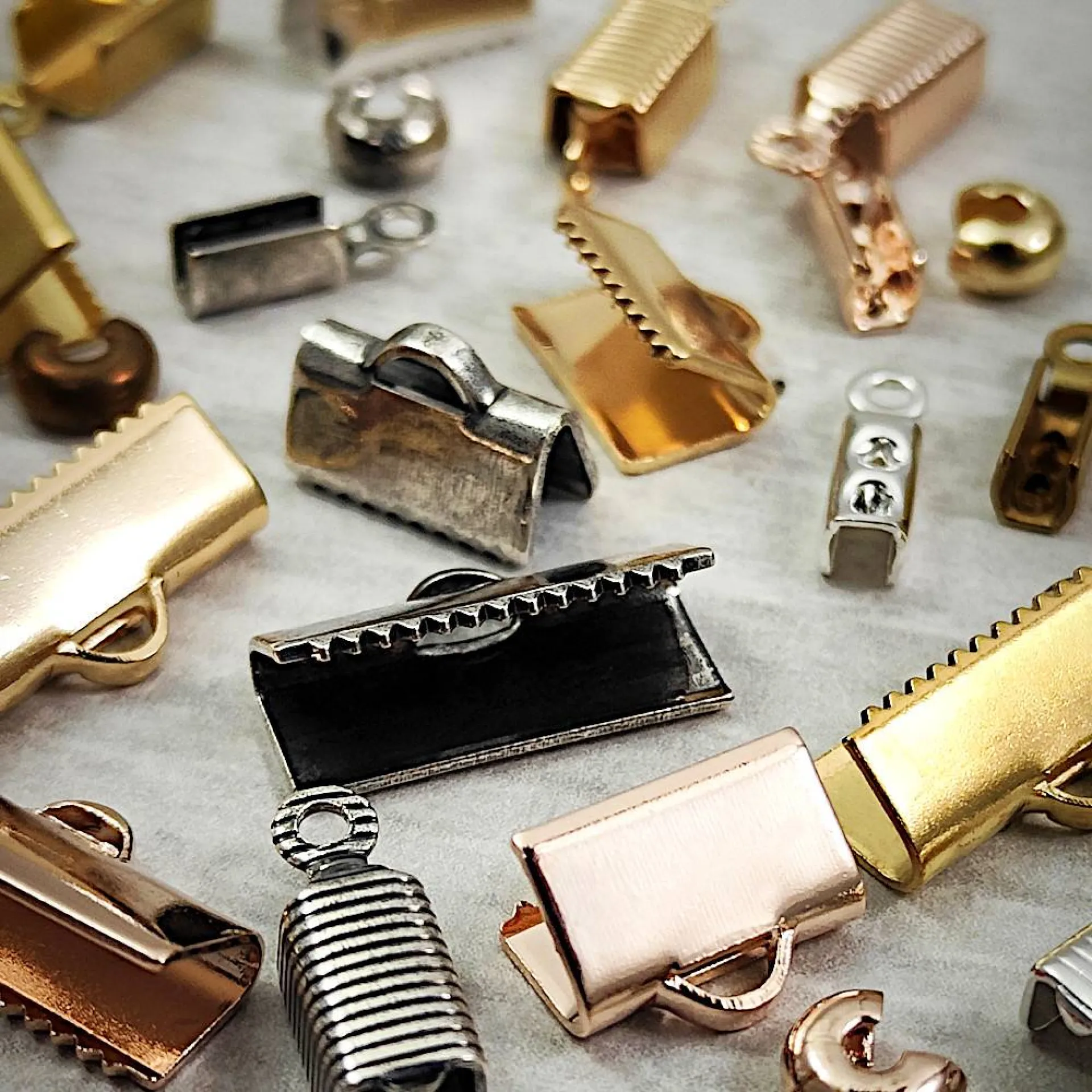 Embouts pour bijoux plaqués or ou plaqués argent pour bracelets et colliers