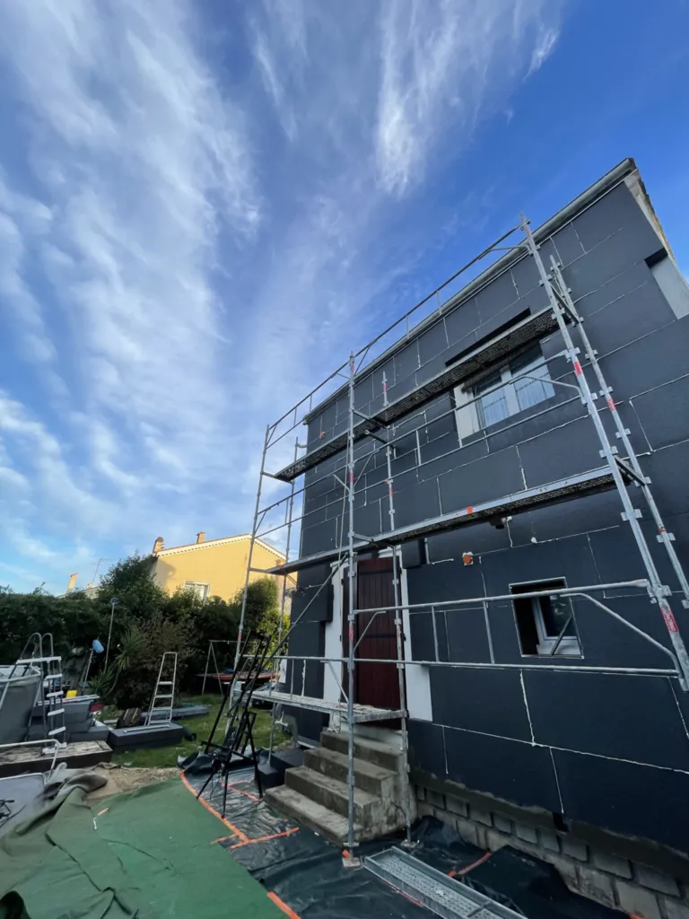 suite de l Isolation Thermique Extérieure à Six Fours les plages à côté de Sanary sur mer . Économie et esthétique 