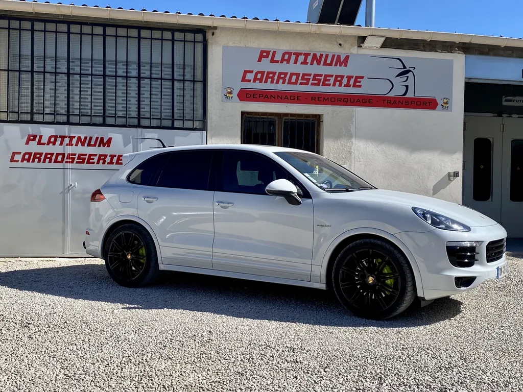 Atelier carrosserie toutes marques Carnoux en Provence: carrosserie, mécanique, traitement céramique, protection ppf