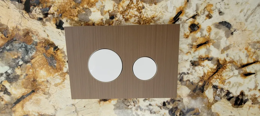 Habillage Coverstyl sur portes d'ascenseur et garage exterieur sur Cannes 