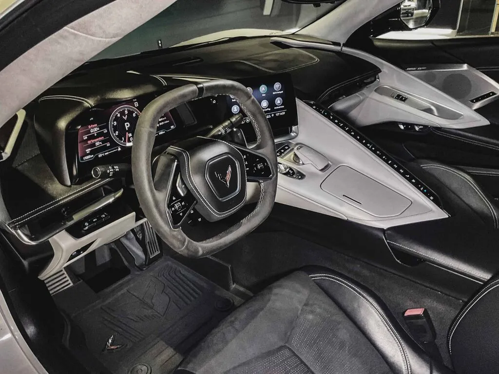 Chevrolet Corvette C8 Stingray 2020 3LT Z51 V8 6.2 / 17 000 km Supercar Américaine Import Canada Disponible Livraison Europe