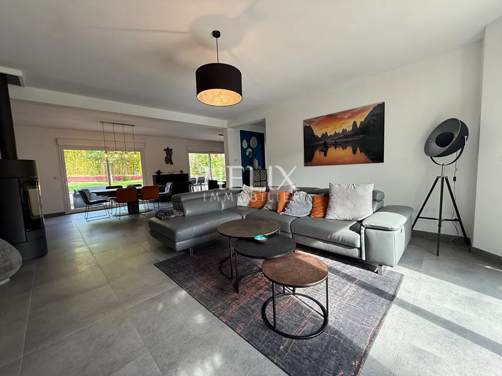 L'élégance et la sérénité réunies dans une maison d'architecte à Aigremont près du lycée international de Saint Germain en Laye