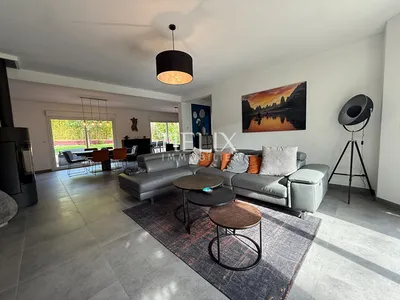 L'élégance et la sérénité réunies dans une maison d'architecte à Aigremont près du lycée international de Saint Germain en Laye