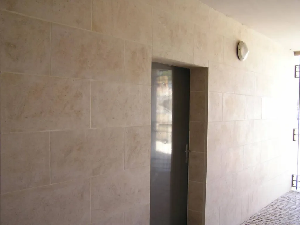 Parement pierre intérieur et parement pierre extérieur, livraison Bordeaux, Lyon, Paris