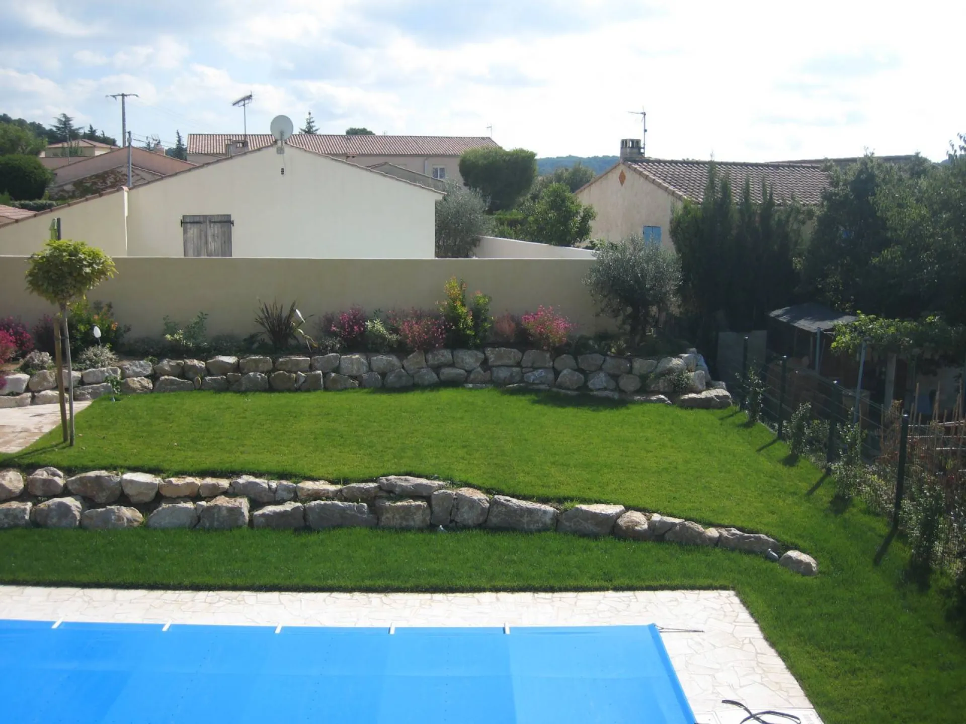 Comment choisir son gazon synthétique pour aménager son jardin à l’Etang de Berre Comment choisir son gazon synthétique pour aménager son jardin à l’Etang de Berre