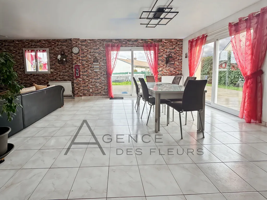 A vendre maison de 2007 de 103m² habitables édifiée sur 800m² de terrain sur la commune de Caudebec-les-Elbeuf
