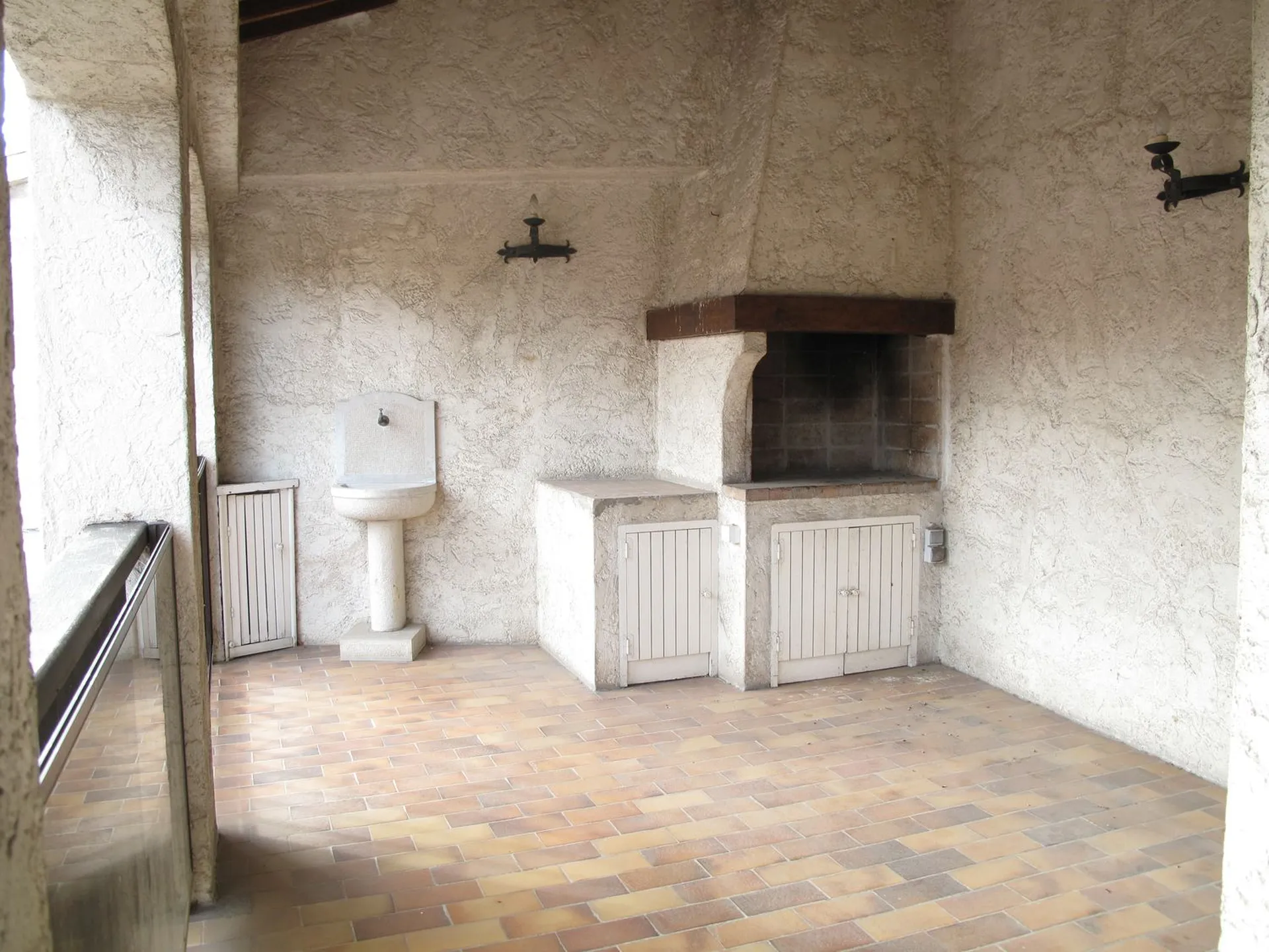 A vendre appartements 1 & T2 Cassis distincts ou communicants au cœur du village