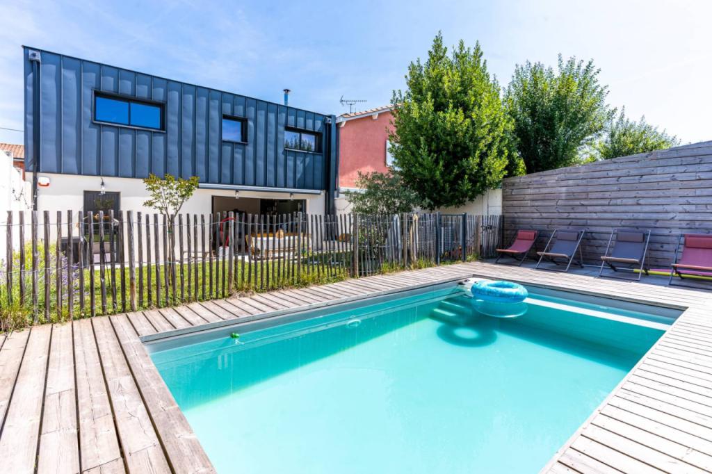 Vendue Très belle maison en pierre rénovée Mérignac limite Caudéran  