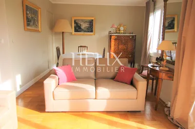 Vous voulez vivre dans le quartier forêt de Saint Germain en  Laye, nous vous proposons un appartement dans la résidence du Parc de Noailles avec une place de parking