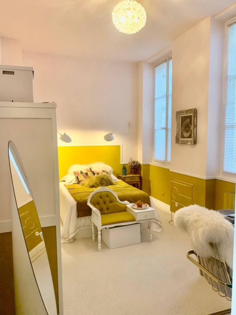 Appartement T3 avec terrasse Bordeaux  dans immeuble pierre