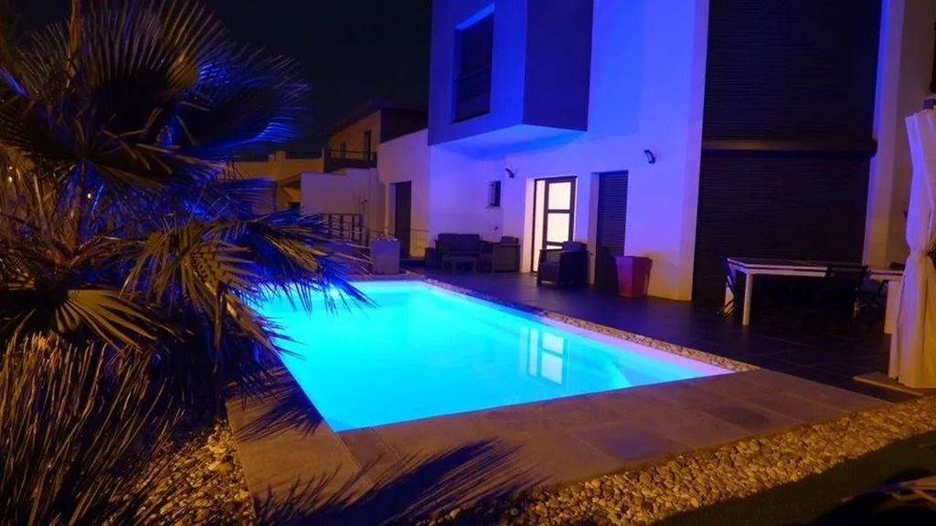 Reservez dès maintenant votre piscine pour vous baigner cet été dans votre coque Alliance dans le Var