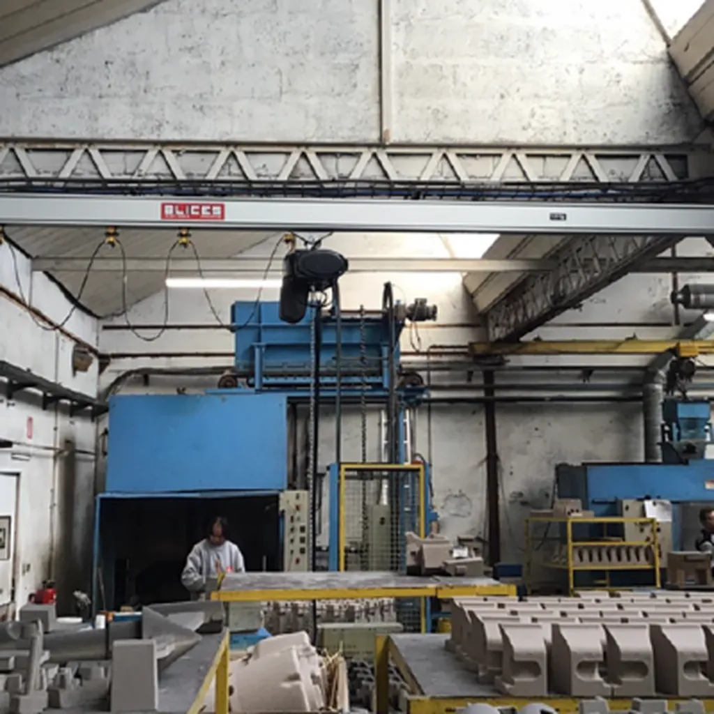 Mise en place d'une poutre roulante aluminium structure autoportée potencette à Grenoble en Isère