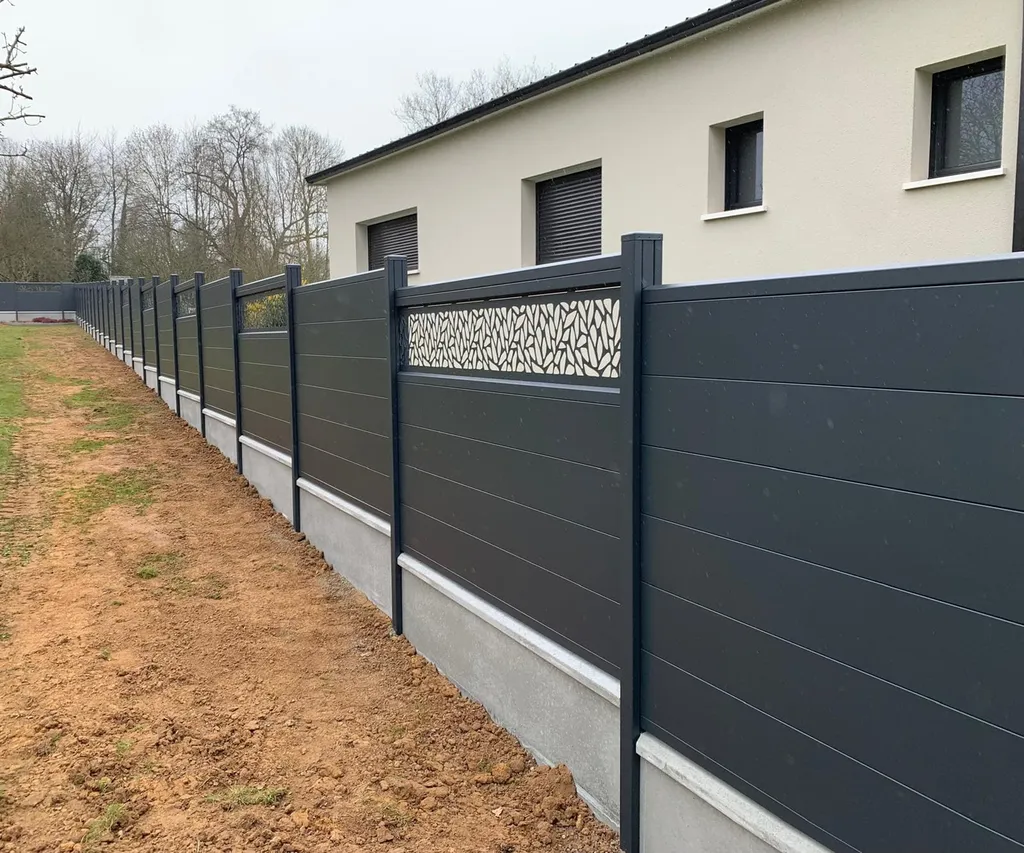 Installation de Clôture en aluminium thermolaquée, Brise-vue occultants et Aménagements de limites de propriété à Deauville dans le Calvados 14 et sur la Côte Fleurie