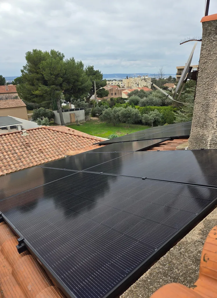 Les panneaux solaires fonctionnent-ils en hiver ou par temps nuageux ?