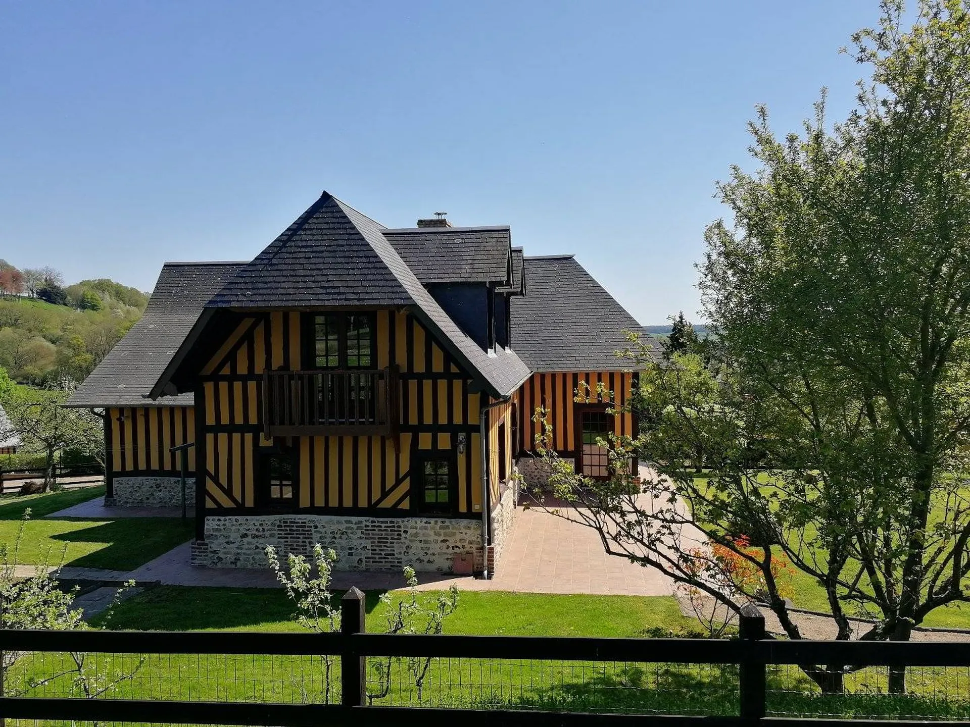 A la vente charmante maison en pans de bois située à une dizaine de minutes de Cabourg 14