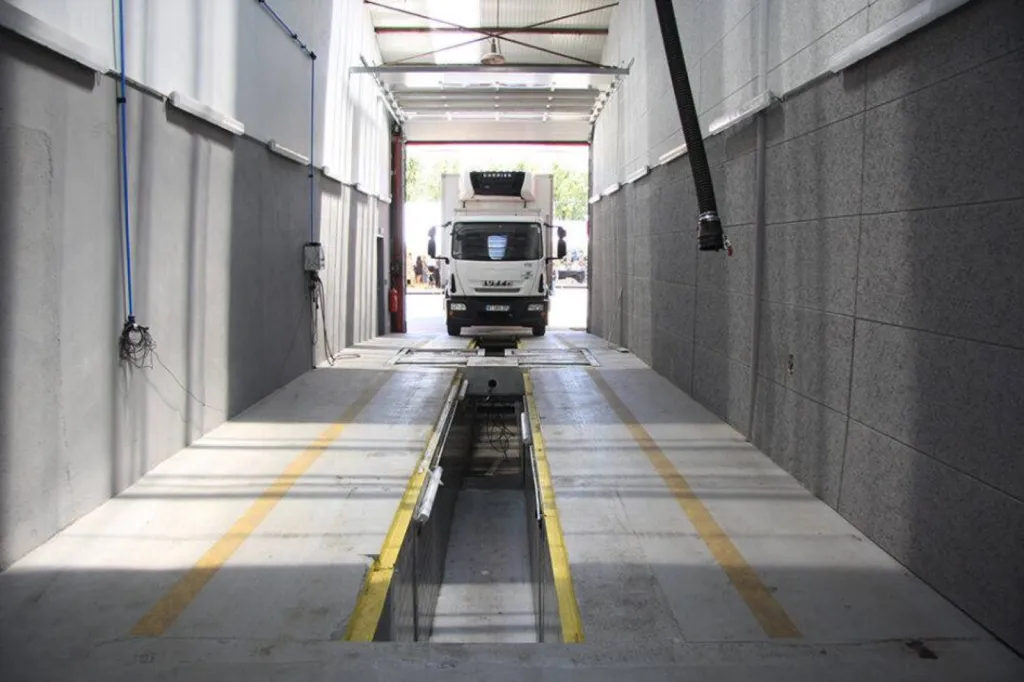 Passage aux mines sur un tracteur routier à Yvrac: Contrôle pour mise en service 