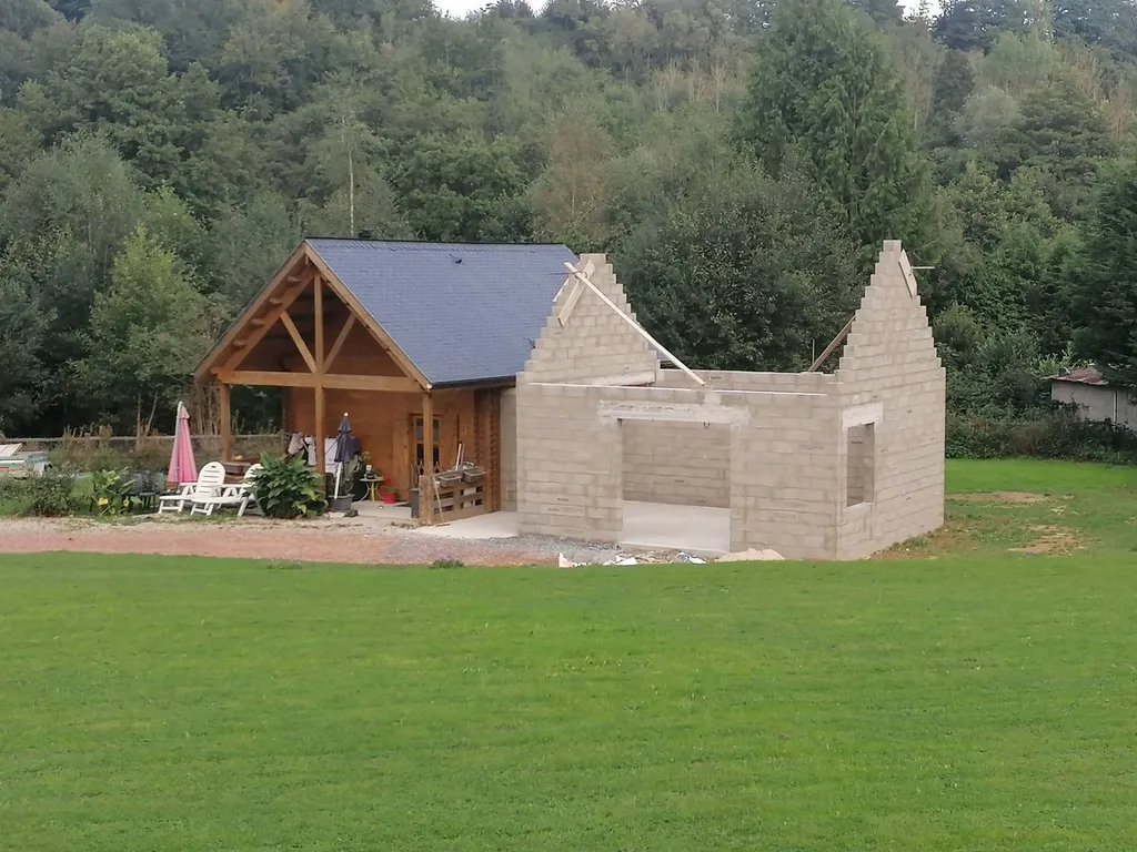 Extension d'un chalet en bois avec une structure en agglo charpente traditionnelle proche de Pont Audemer 27