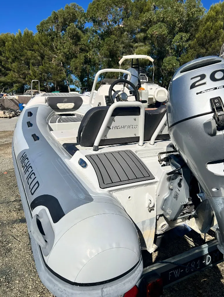 Vente annexe Highfield CL340, avec motorisation Honda 20 CV avec remorque en option, à la Londe-les-Maures, près de Toulon,