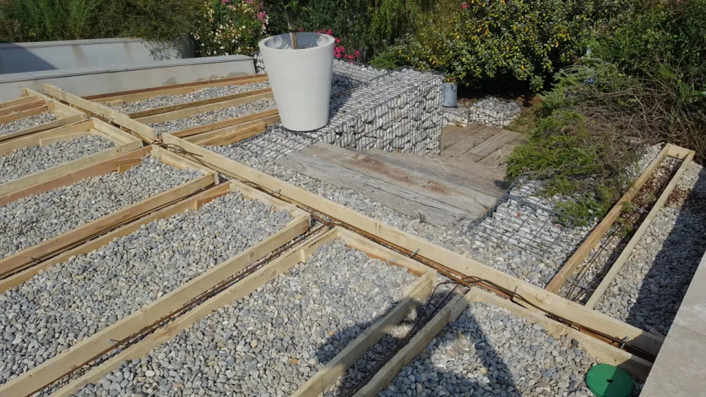 Création d'une Terrasse en Padouk à Meyreuil: Une Réalisation de la Parqueterie Aixoise