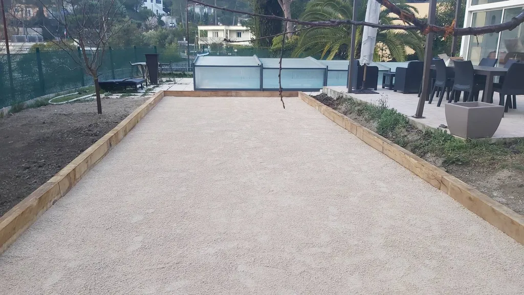 Création de terrains de pétanque chez les particuliers à Cassis, Marseille et Aix-en-Provence.