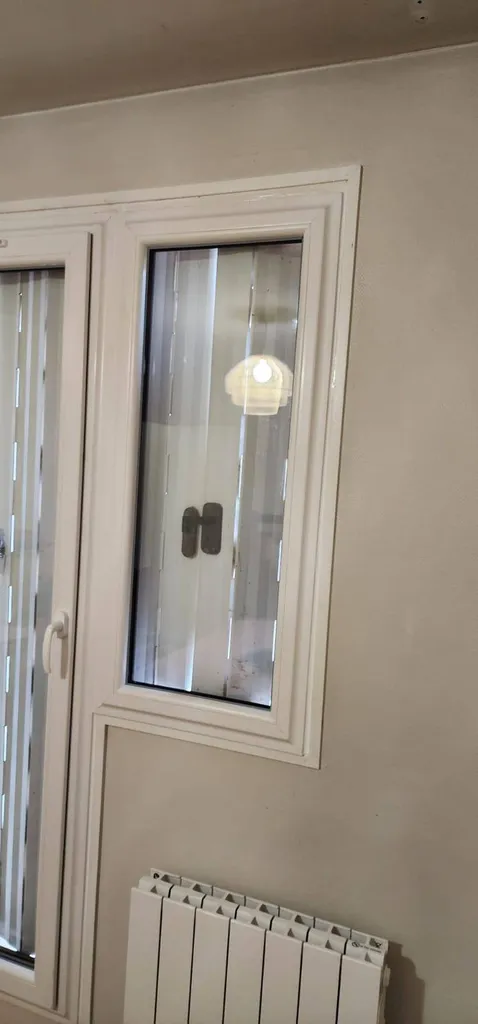 Installation de fenêtres PVC sur-mesure à Écully