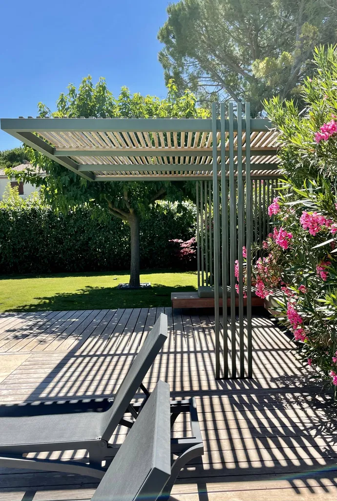 Conception et fabrication d'une pergola moderne acier et bois à Cabriès près de Marseille