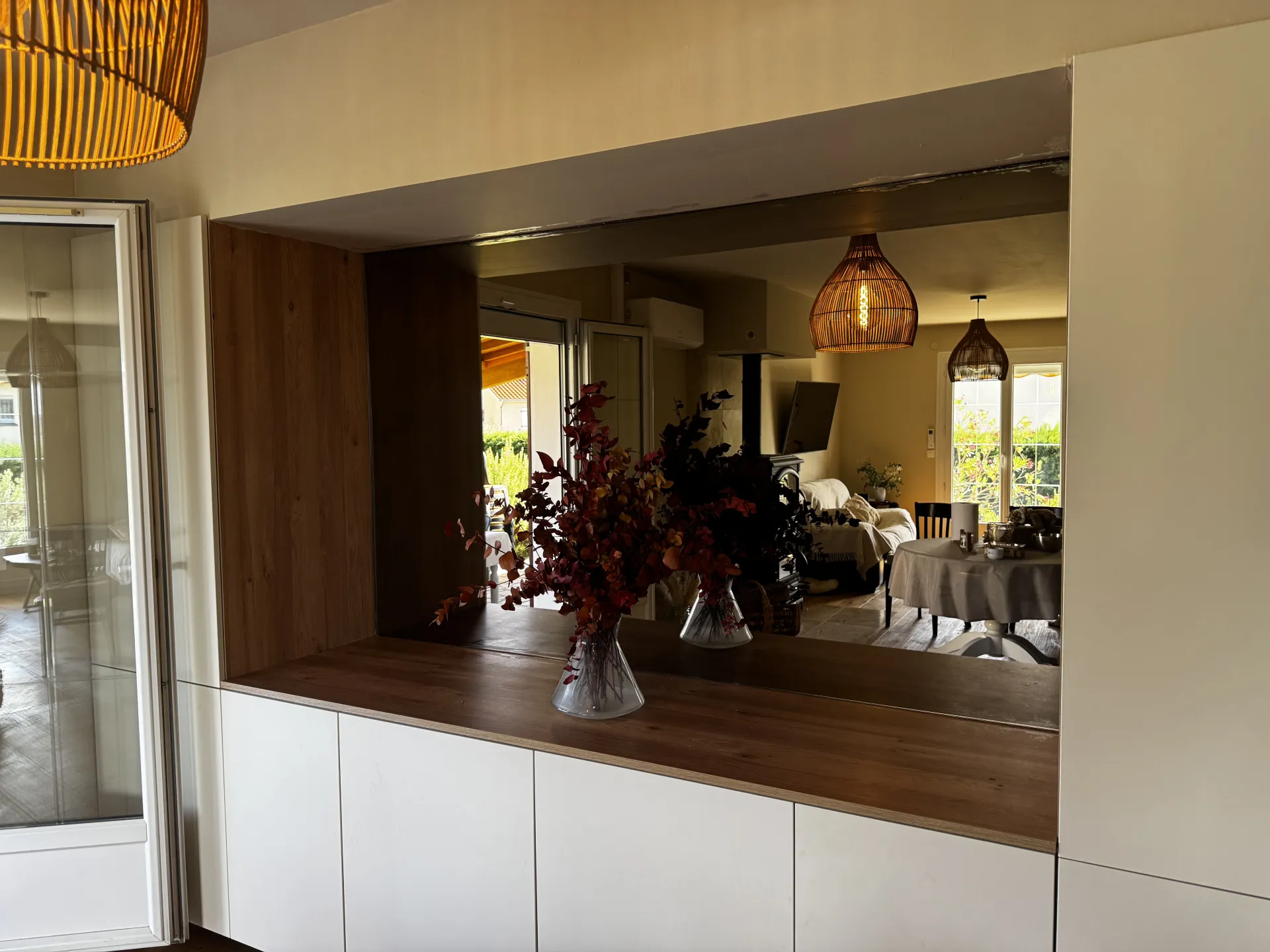 Installation d’un miroir teinté bronze posé en niche à Chassagny près de Givors