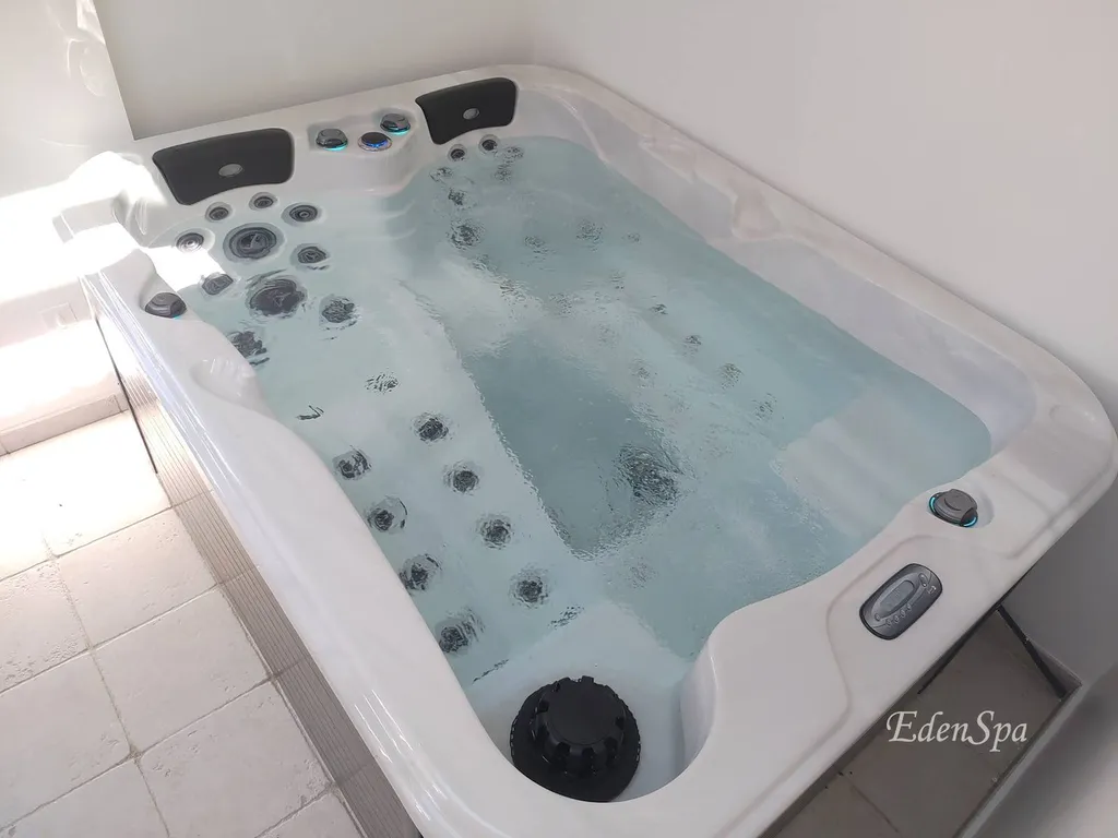 spa 3 places intérieur haut de gamme rognac