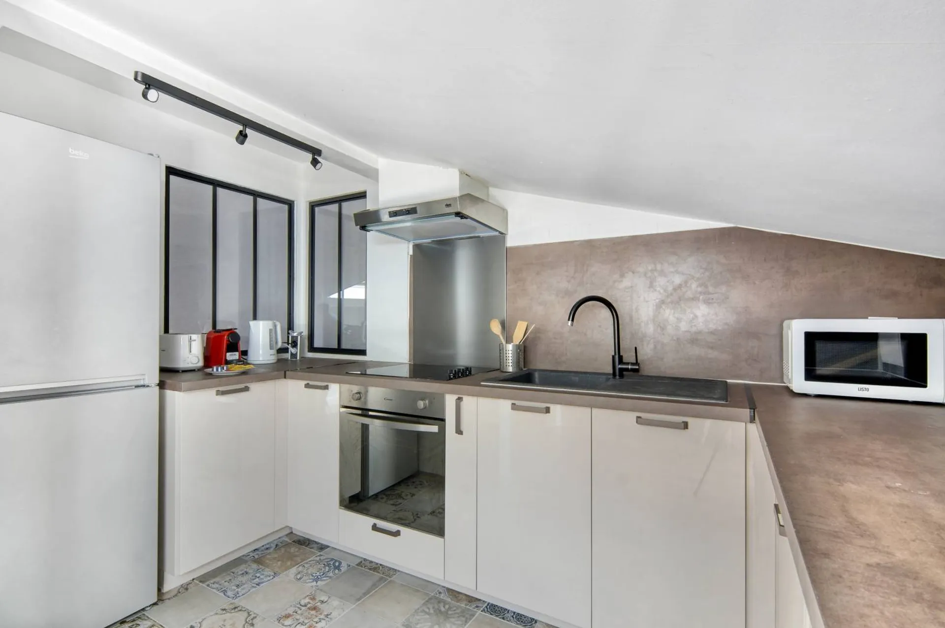 Superbe T2 meublé de 35m² proche Place Dupuy  